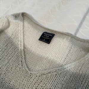Abercrombie and Fitch Sweater Size M